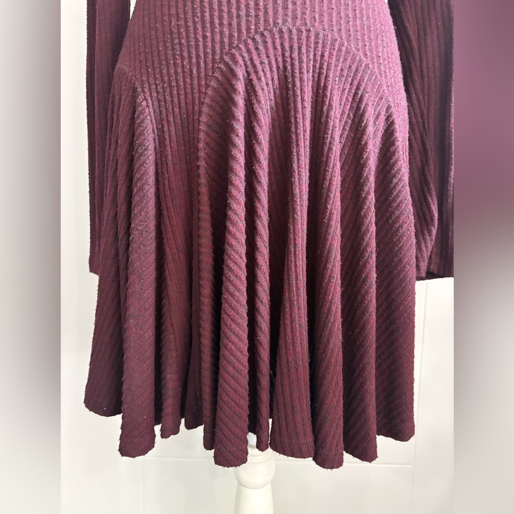 Lost & Wander Sz M Elegant Burgundy Ribbed Dress - Picture 3 of 8